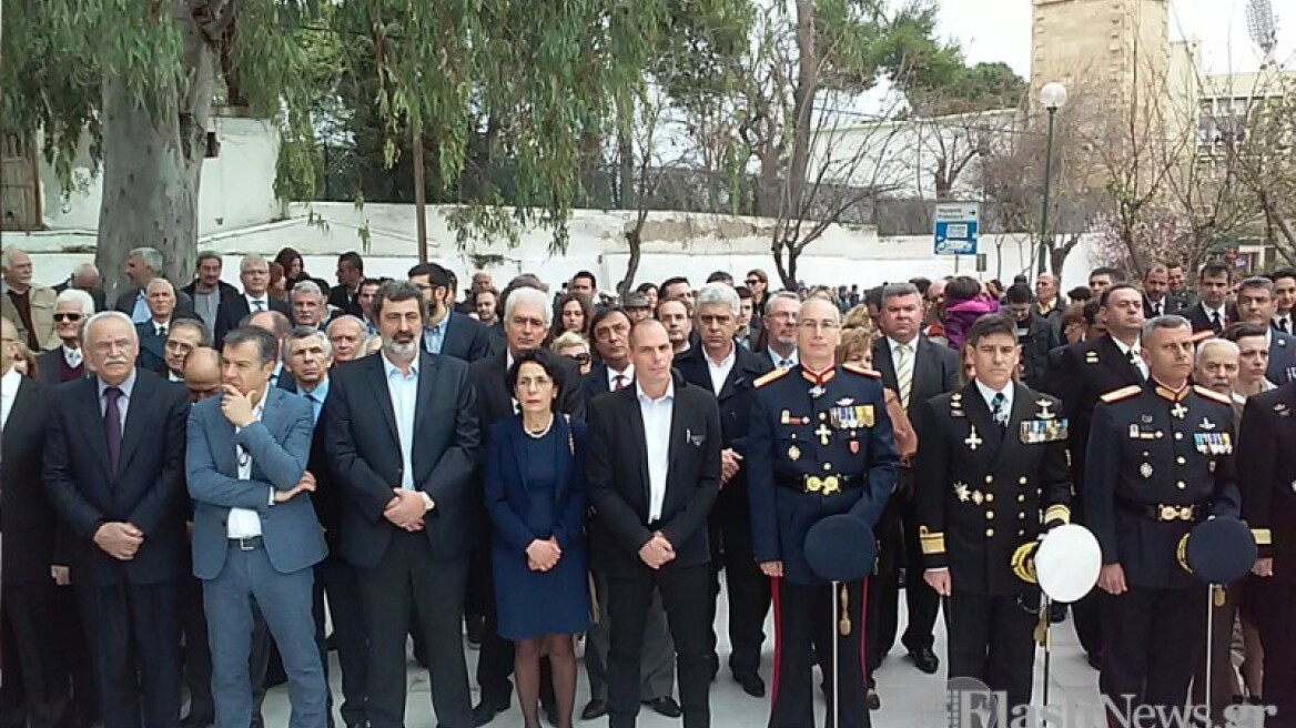 Βαρουφάκης - Θεοδωράκης μαζί στα Χανιά για την εθνική επέτειο