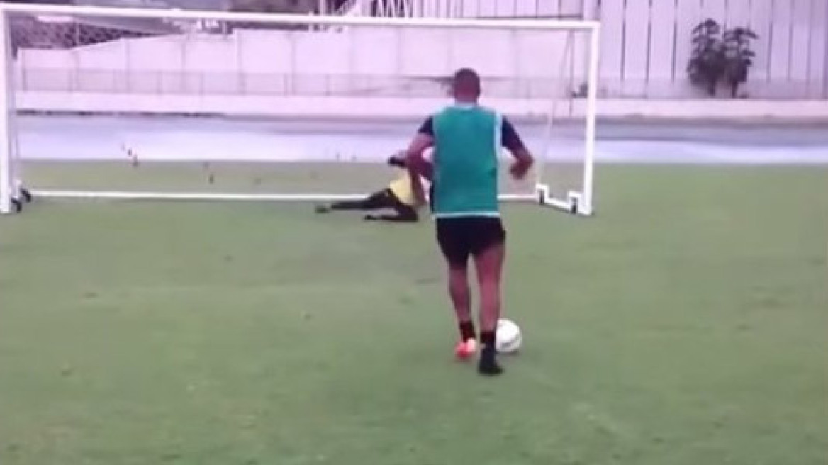  Η πιο Ε-Π-Ι-Κ-Η εκτέλεση πέναλτι! (vid)