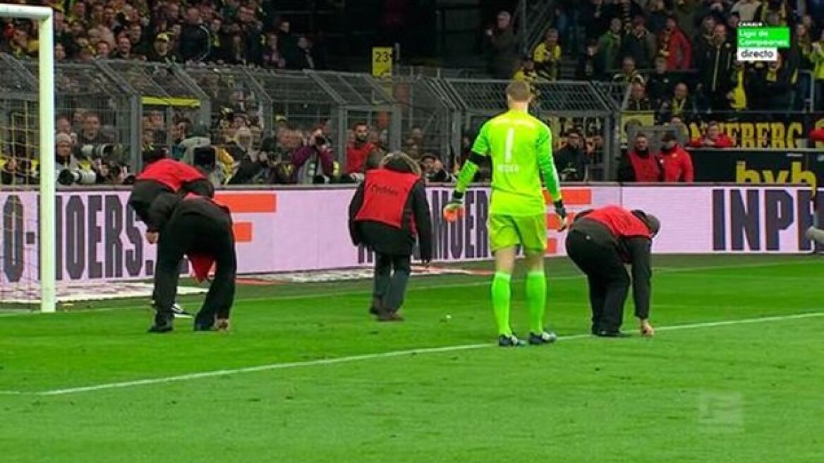 Μπανάνα στον Νόιερ!