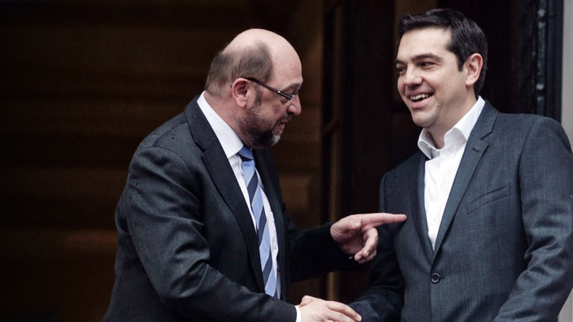 Spiegel: Αυστηρή προειδοποίηση Σουλτς προς Τσίπρα για το ταξίδι στη Ρωσία