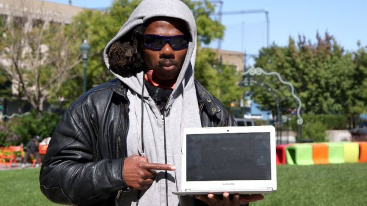 Τι απέγινε ο άστεγος που έμαθε προγραμματισμό και έγινε διάσημος;