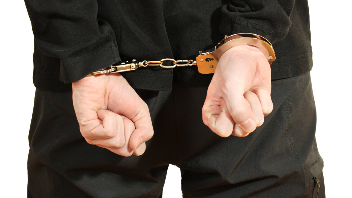 Γρεβενά: Συνελήφθη για διάρρηξη καφενείου και αποδείχθηκε ότι έκλεβε εκκλησίες