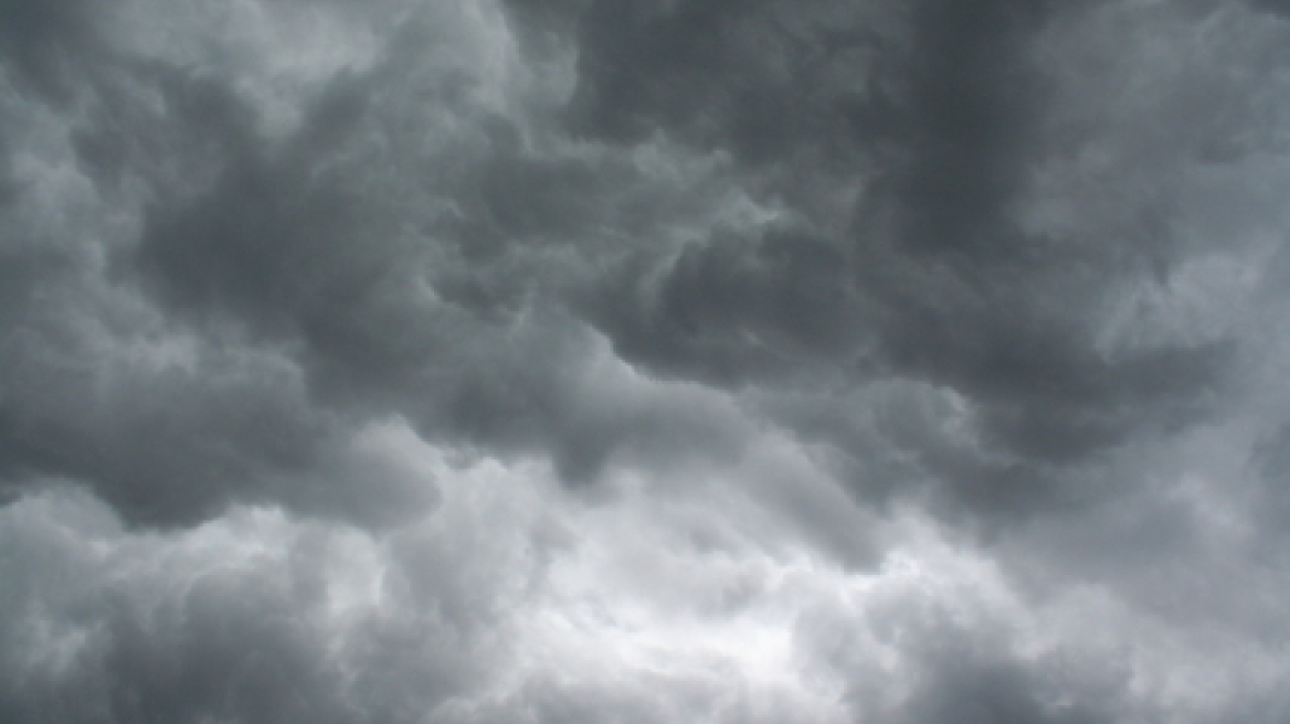 Συννεφιά, βροχές και άνεμοι τη Μ. Τρίτη - Τι θα συμβεί την υπόλοιπη Μ. Εβδομάδα