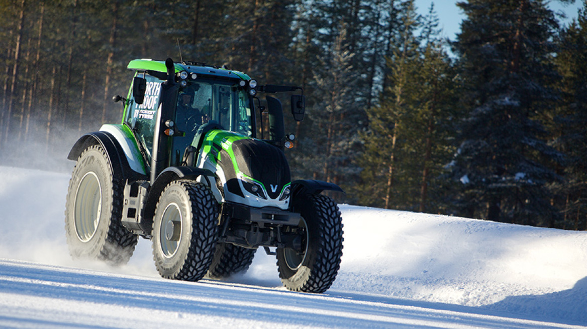 Ο Κάνκουνεν και το πιο γρήγορο τρακτέρ στον κόσμο (video)