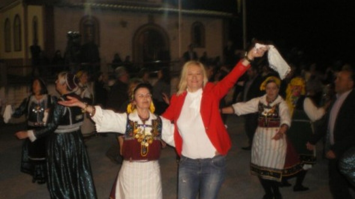 Ραχήλ Μακρή: Στους ρυθμούς του παραδοσιακού τραγουδιού «Κοντούλα βλάχα στα βουνά»