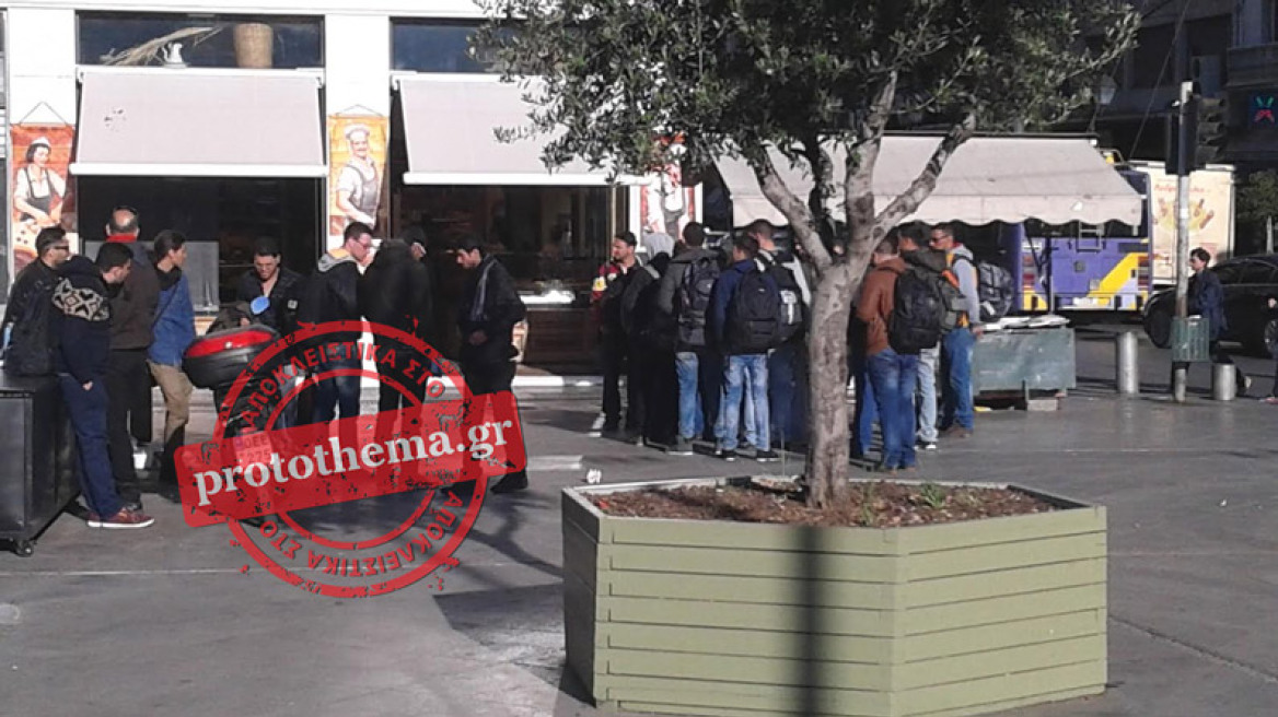 Νέες καραβιές με μετανάστες στον Πειραιά