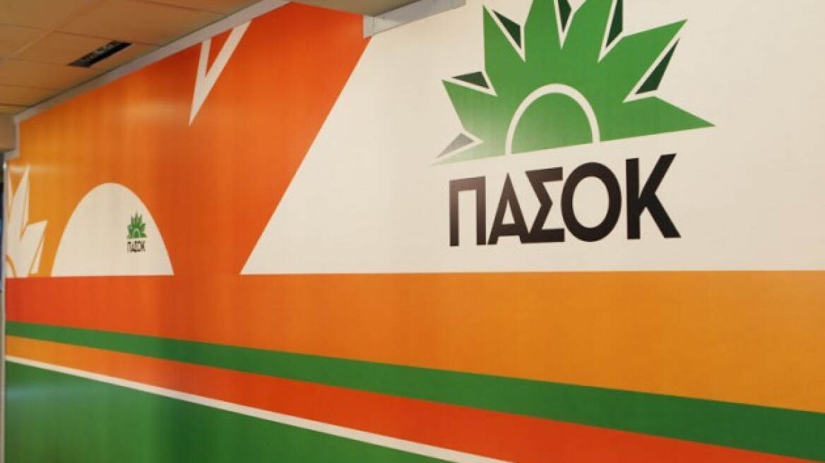 ΠΑΣΟΚ: Ο Βαρουφάκης λέει ψέμματα χωρίς καμία αναστολή 