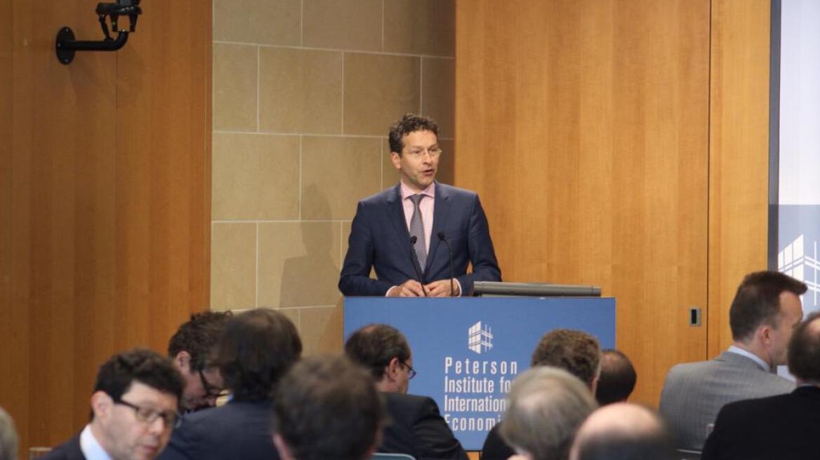 Ντάισελμπλουμ: Πρόθεσή μου είναι να μείνει η Ελλάδα στο ευρώ