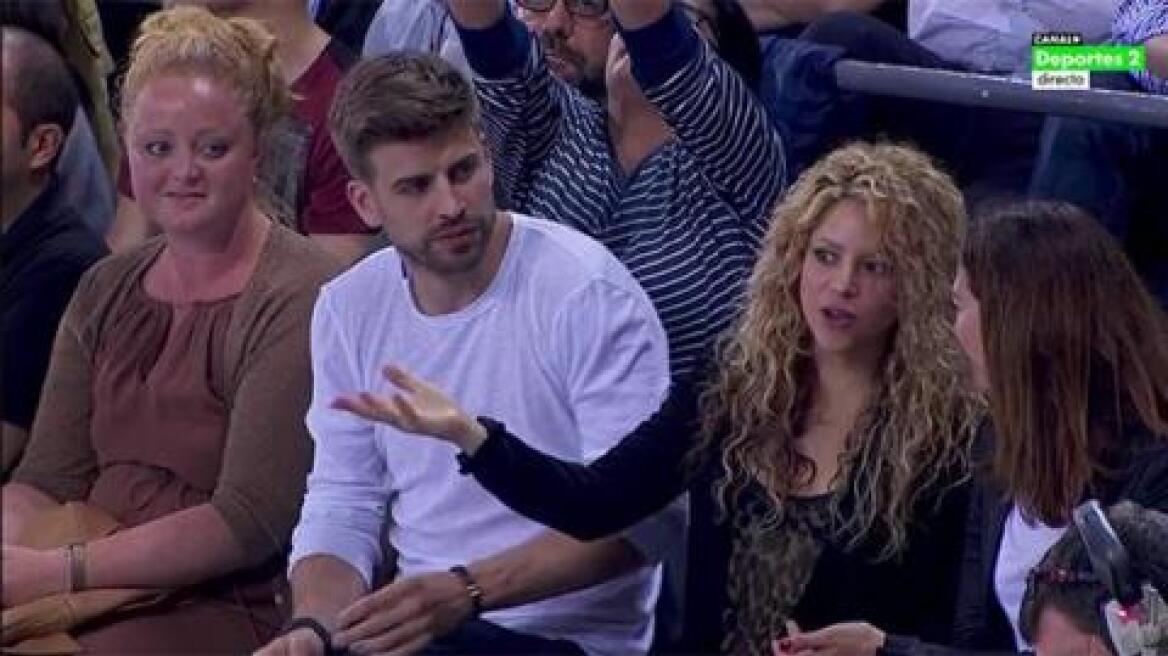 Σακίρα και Πικέ στις κερκίδες του Μπαρτσελόνα - Ολυμπιακός