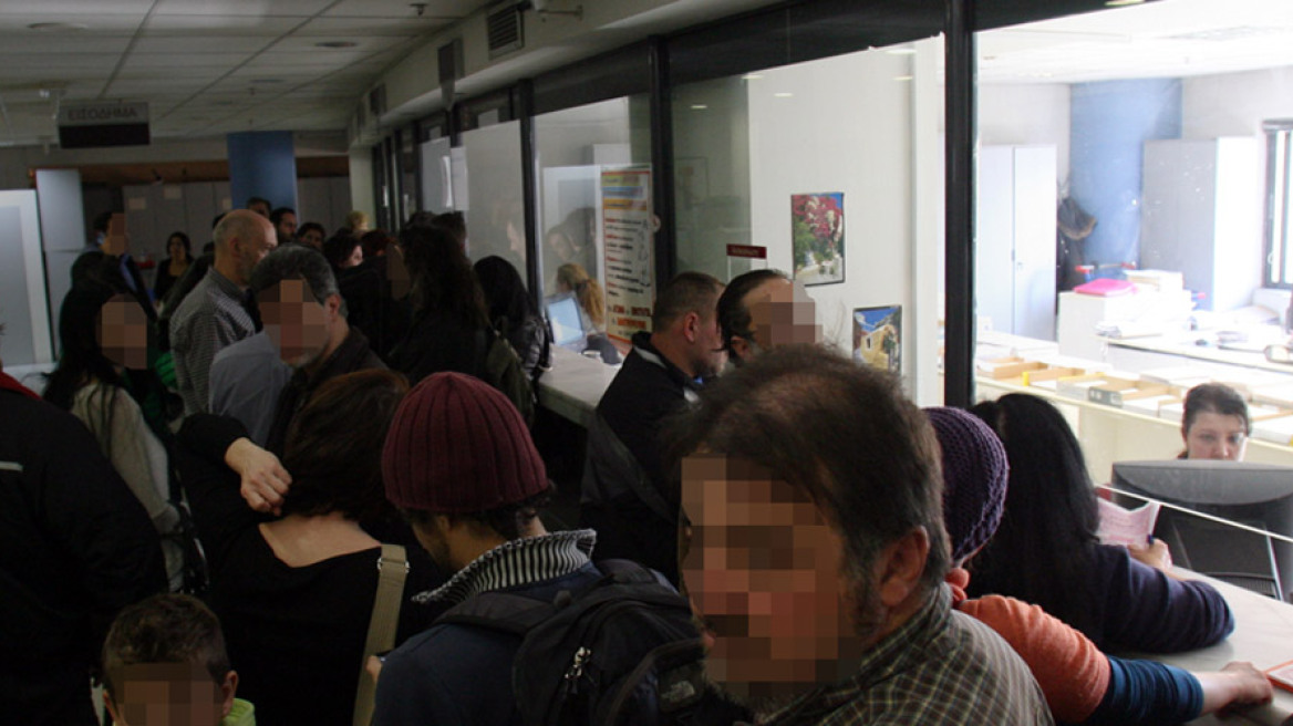 «Ποδαρικό» με 10.000 αιτήσεις για τις 100 δόσεις