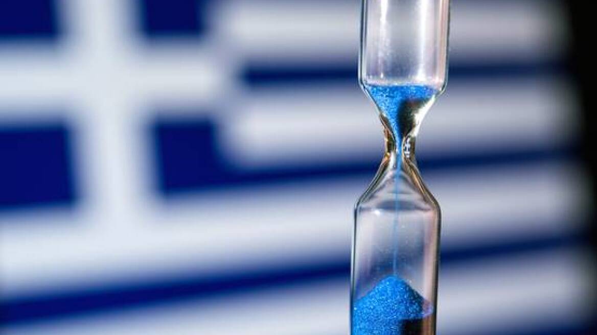 WSJ: Θα μπορούσε η Ελλάδα να καταλήξει με δύο νομίσματα;