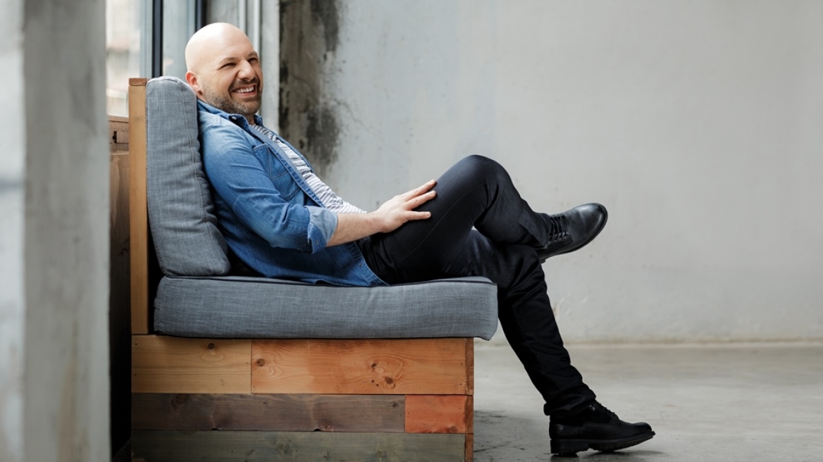 Νίκος Μουτσινάς: «Φεύγω πάντα πρώτος από τις σχέσεις μου»