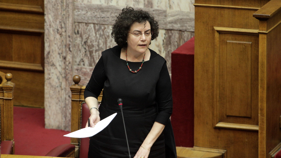 Βαλαβάνη: «Ούτε τη φορολογική μου δήλωση δεν έφτιαχνα μόνη μου, τώρα μαθαίνω»