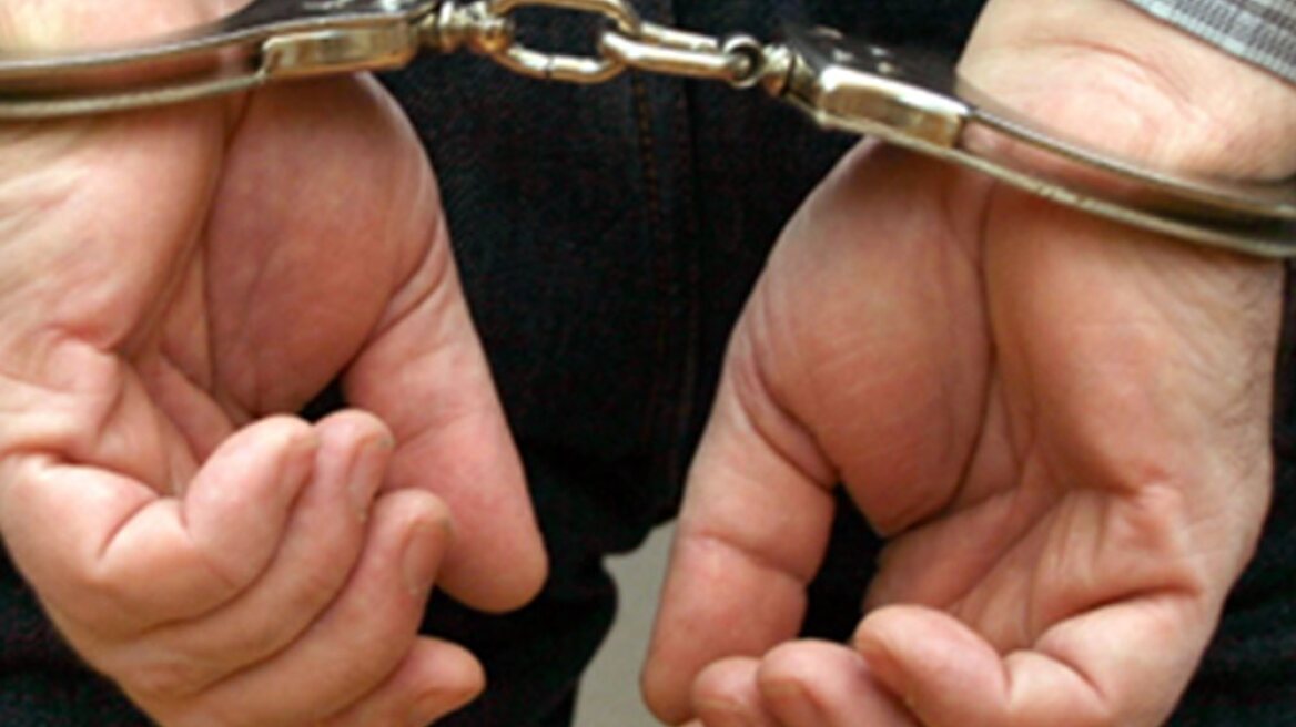 Λασίθι: Διακινούσε χασίς και κάπνιζε λαθραίο καπνό!