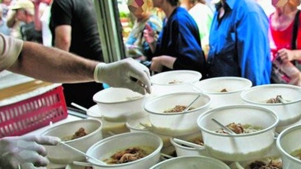 Ανθρωπιστική κρίση: 80.000 υπέβαλαν αίτηση για επίδομα σίτισης