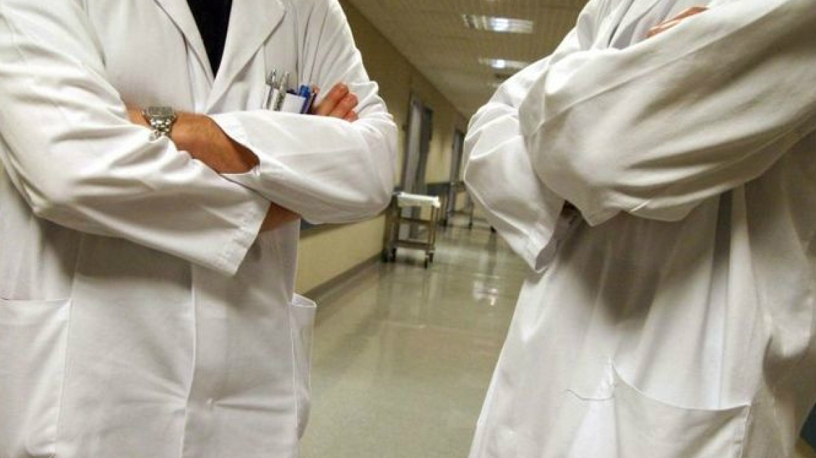 «Κύμα» επισχέσεων εργασίας από ειδικευόμενους γιατρούς στα δημόσια νοσοκομεία 