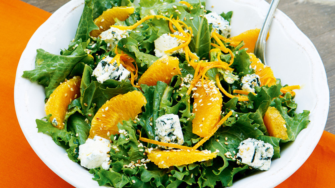 Σαλάτα με αντίδια, πορτοκάλι και μπλε τυρί