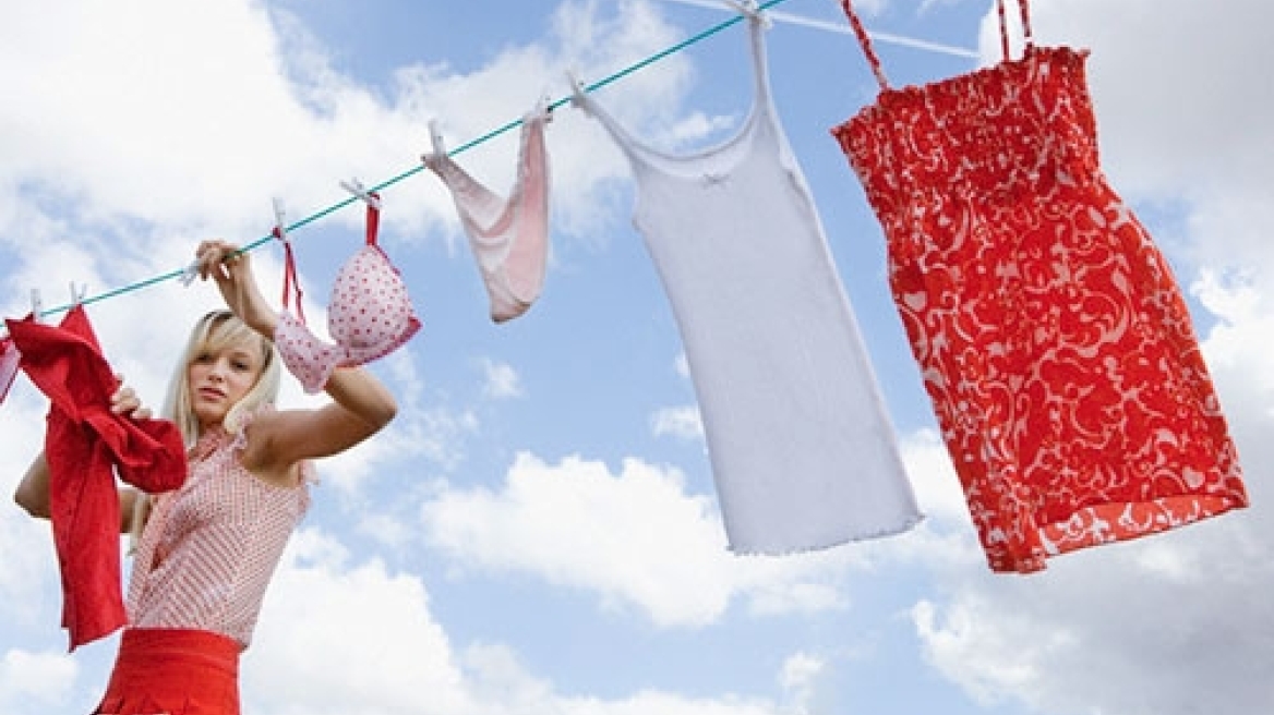 Ιταλία: Απαγόρευσαν το άπλωμα της μπουγάδας λόγω… Ρέντσι