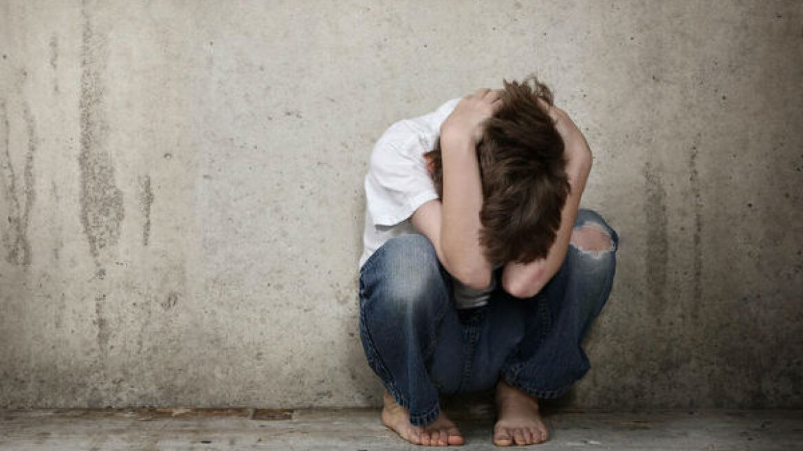 Φρίκη στη Λάρισα: Πατέρας ασελγούσε στον αυτιστικό γιο του!