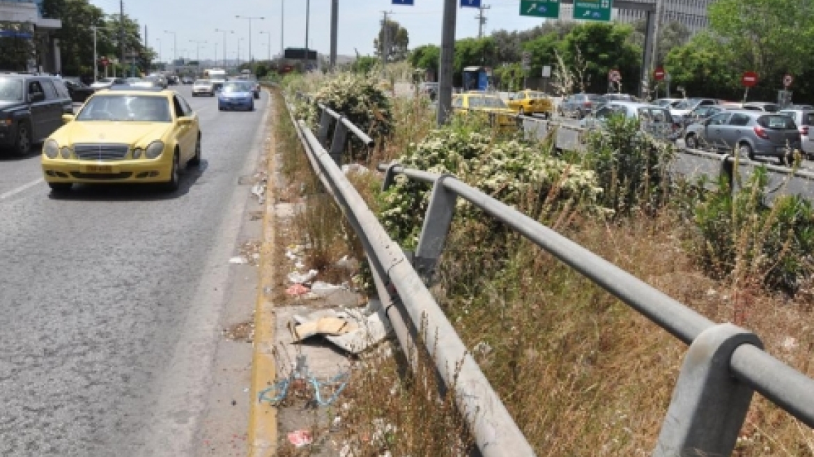 Μετά το «κράξιμο» έσπευσαν να ξεβρωμίσουν τη νησίδα της Κηφισίας