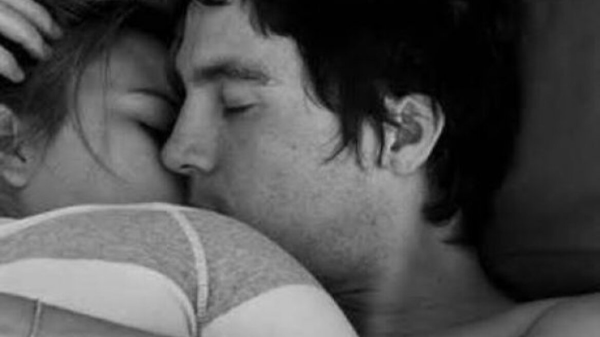 Πώς θα τον κάνεις να σε ερωτευτεί; 6 κόλπα που πιάνουν (εγγυημένα)