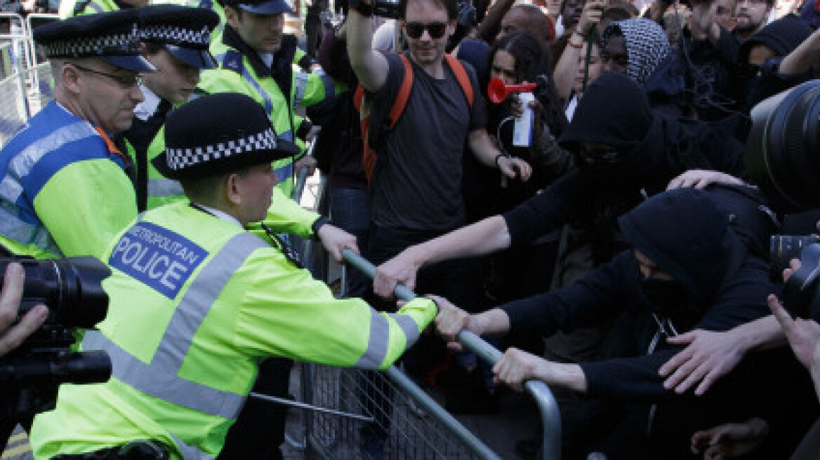 Λονδίνο: Μικροεπεισόδια σε διαδήλωση κατά του Κάμερον