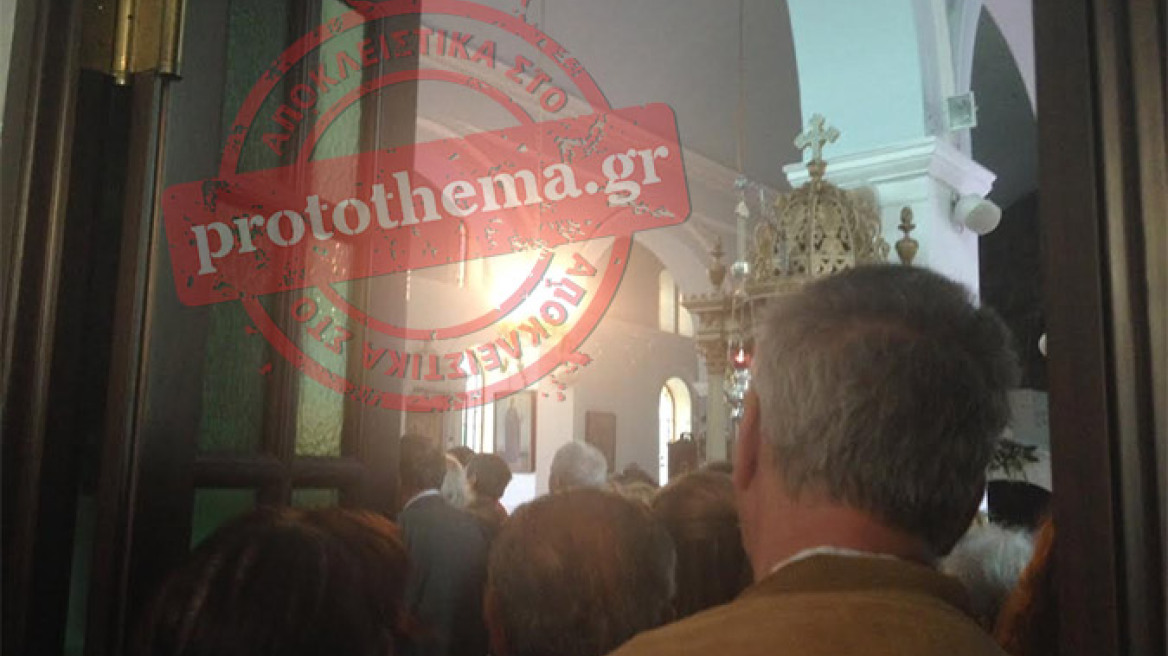 Χιλιάδες πιστοί συρρέουν για να προσκυνήσουν τα ιερά λείψανα της Αγίας Βαρβάρας