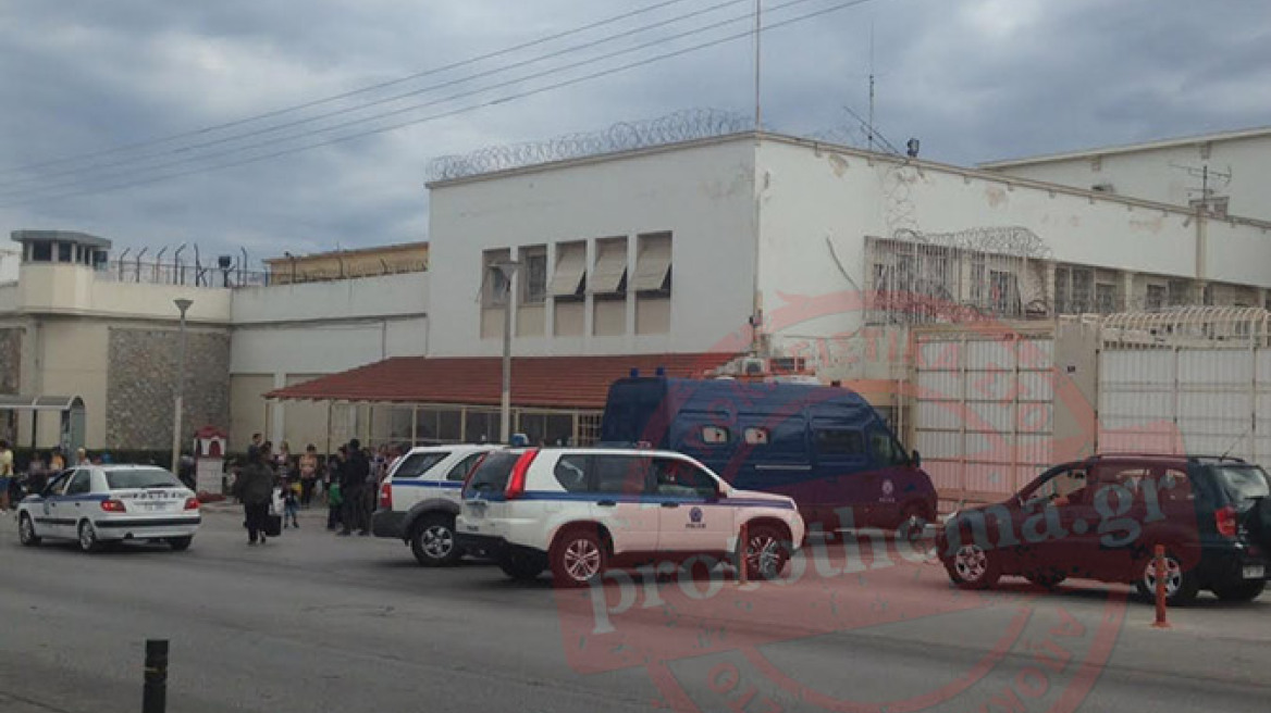 Φιάσκο με τη μεταφορά του παιδοκτόνου στον Κορυδαλλό 