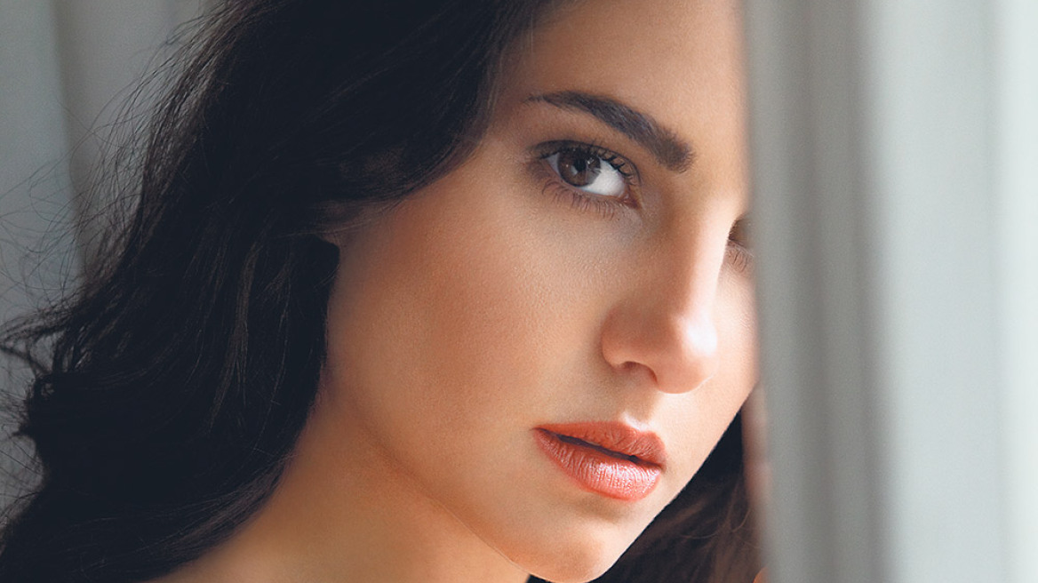 Παυλίνα Βουλγαράκη: To it girl του έντεχνου 