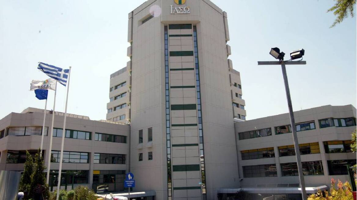 «Ξενάγηση» Γερμανών βουλευτών στο ΙΑΣΩ 