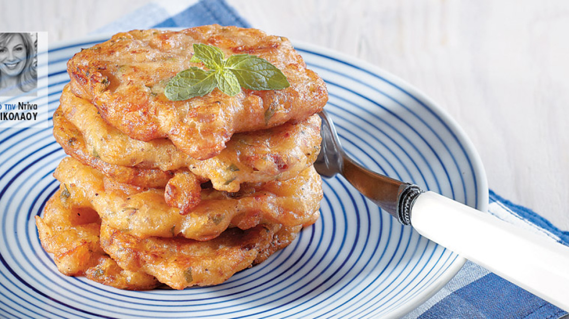 Ντοματοτηγανίτες με φρέσκες και λιαστές ντομάτες