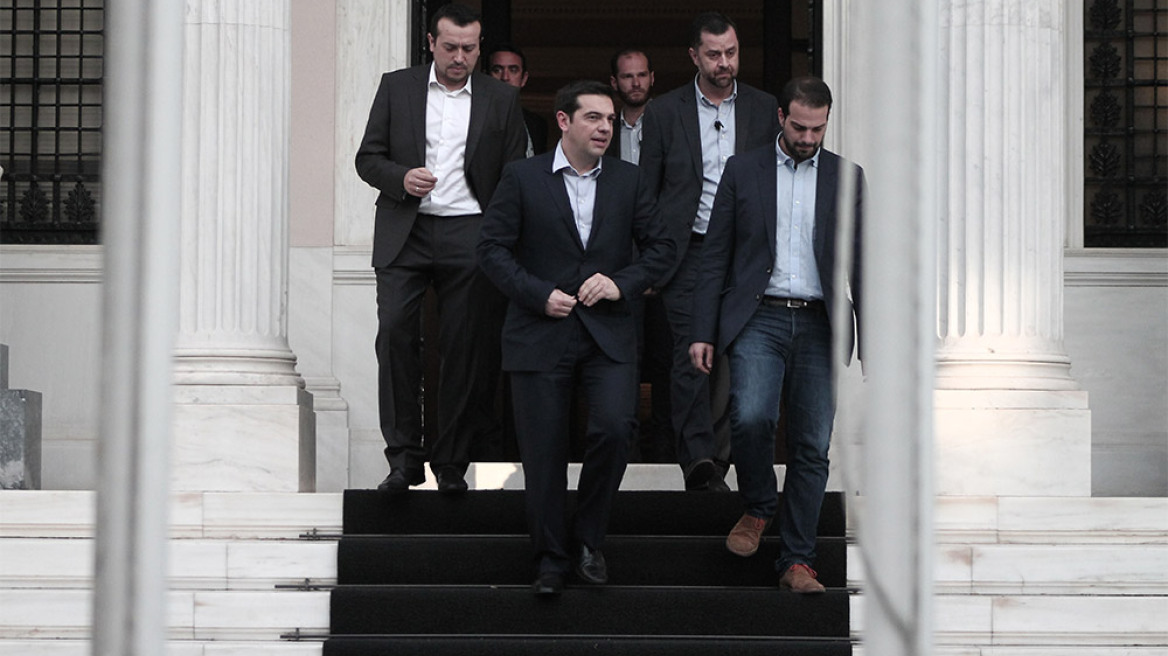 Λύτρωση ακόμα και σε ετεροβαρή συμφωνία ψάχνει η κυβέρνηση