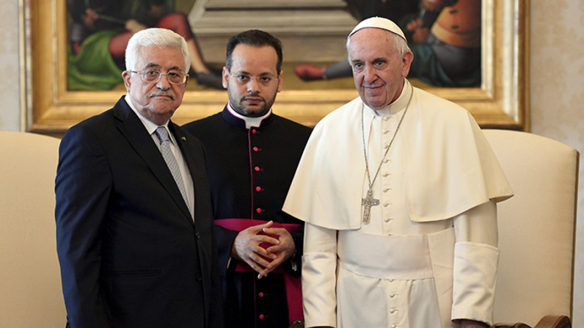 Στον πάπα Φραγκίσκο ο Αμπάς: «Ας είστε ο άγγελος της ειρήνης»