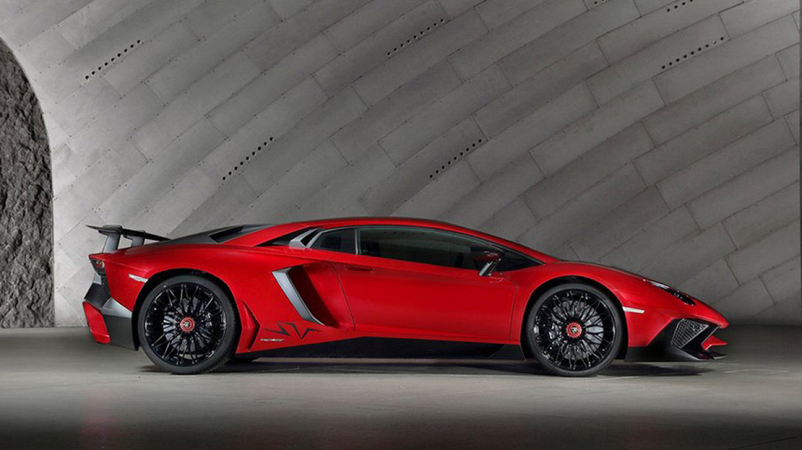 Video: Η Aventador SV "σπάει" τα χρονόμετρα στο Νίρμπουργκρινγκ