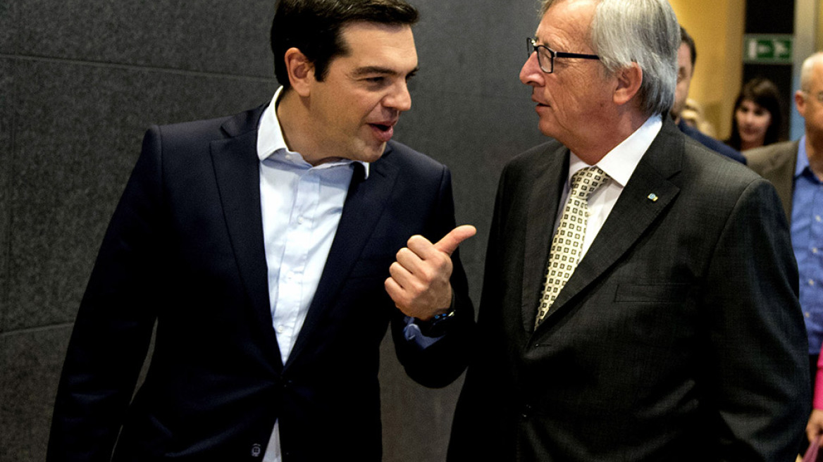 Βλέπει «φως» η κυβέρνηση (αλλά το κρύβει), στην πρόταση Γιούνκερ
