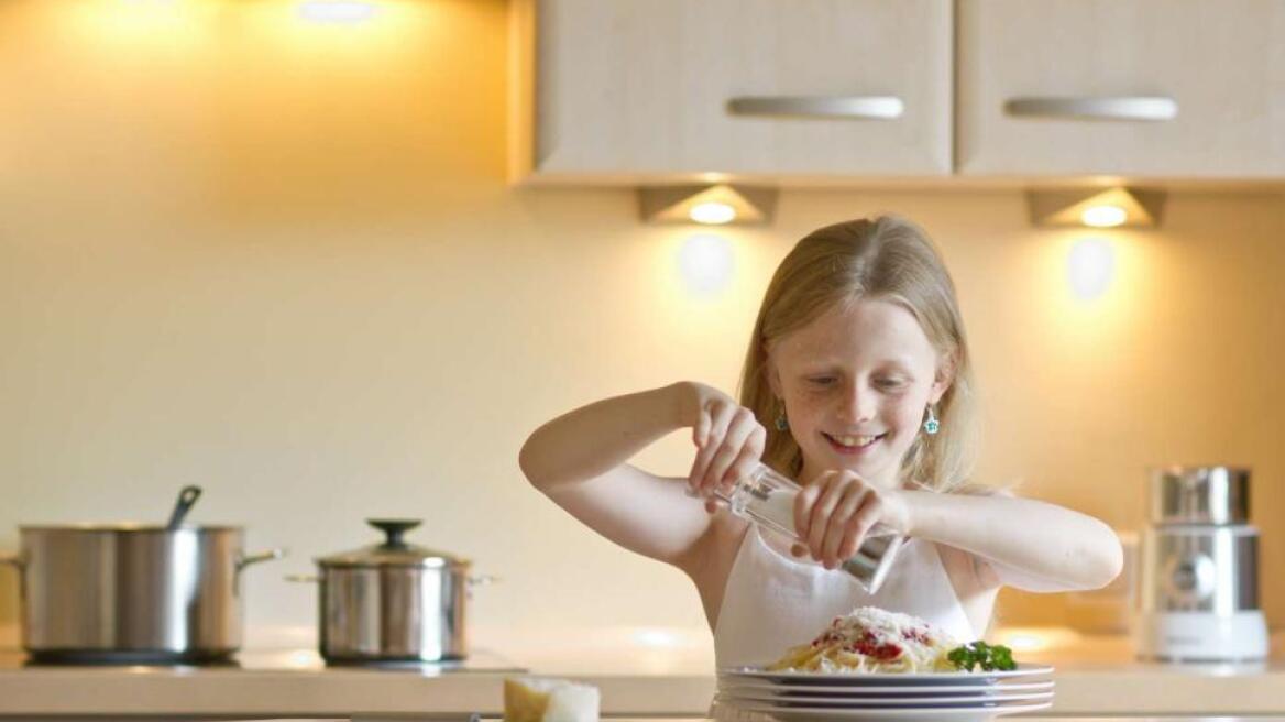 «Ωρολογιακή βόμβα» το πολύ αλάτι στο φαγητό των παιδιών