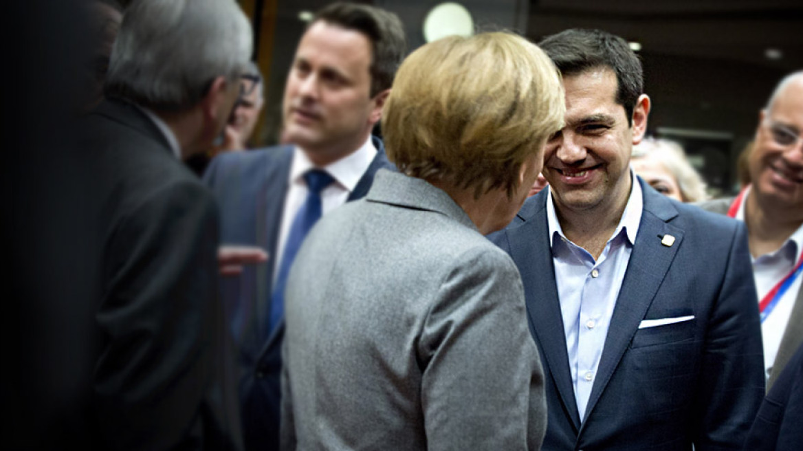 Μέρκελ - Ολάντ: Οι διαπραγματεύσεις με την Ελλάδα πρέπει να επιταχυνθούν