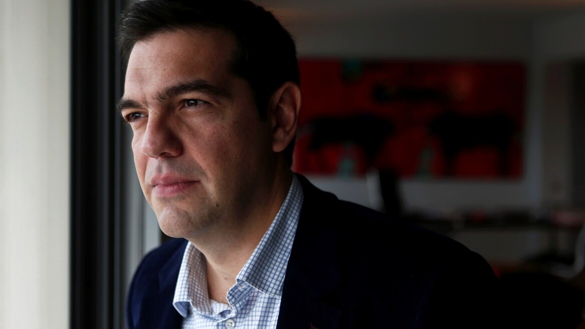 Συνάντηση Τσίπρα με επίτροπο Περιφερειακής Πολιτικής την Τετάρτη