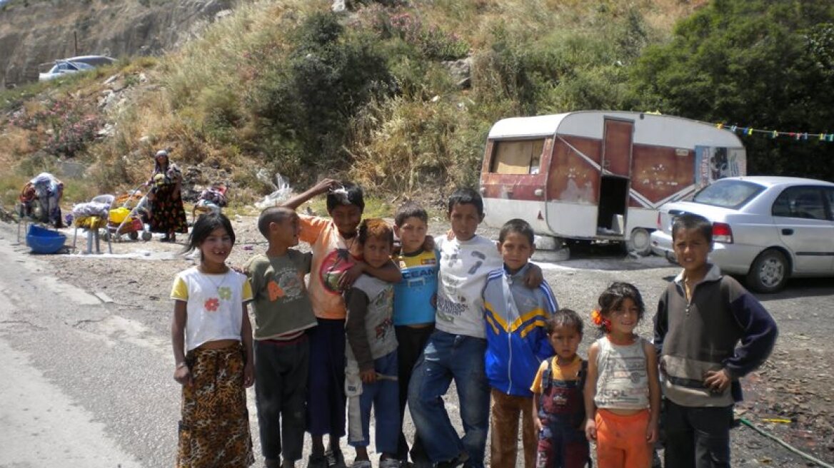 DNA tests show 2 different gypsy families in custody of 2 children not their biological offspring