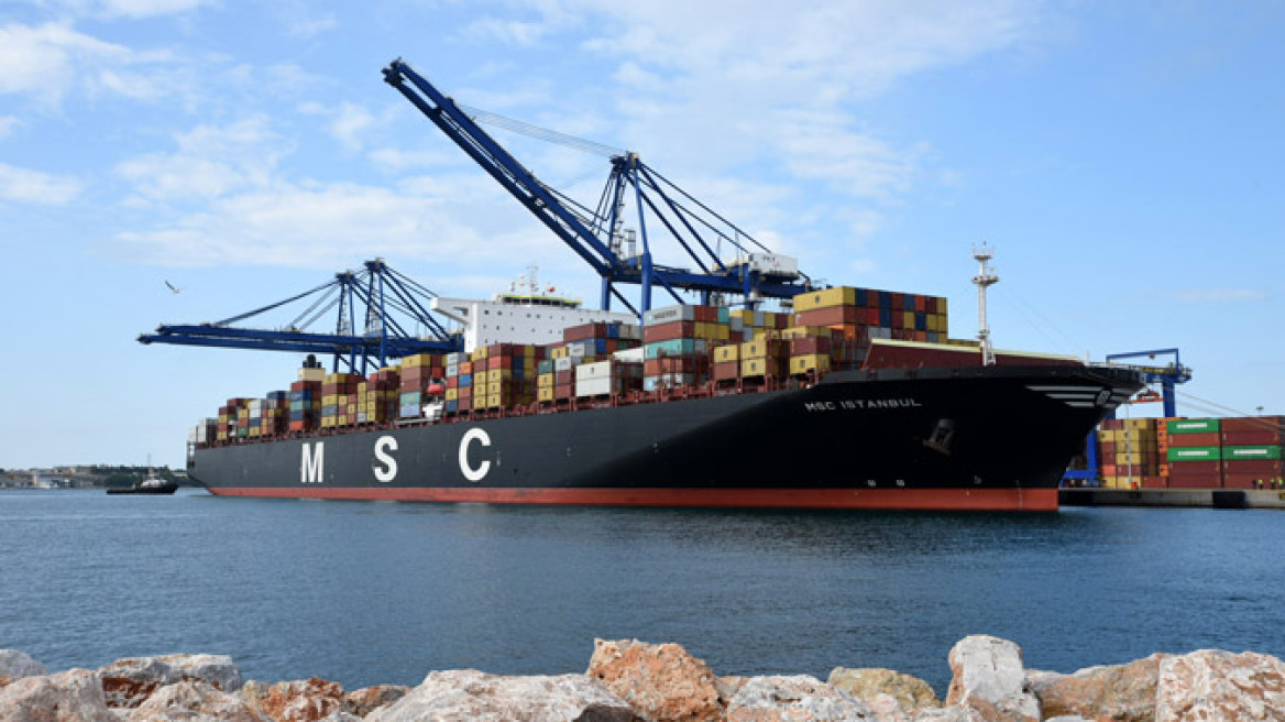 Στον Πειραιά ένα από τα μεγαλύτερα κοντέϊνερσιπ στον κόσμο 