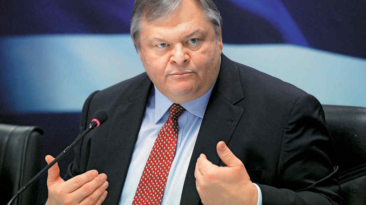 Βενιζέλος: Πανικόβλητος και ανεύθυνος ο Τσίπρας - Προκαλεί αλαλούμ 