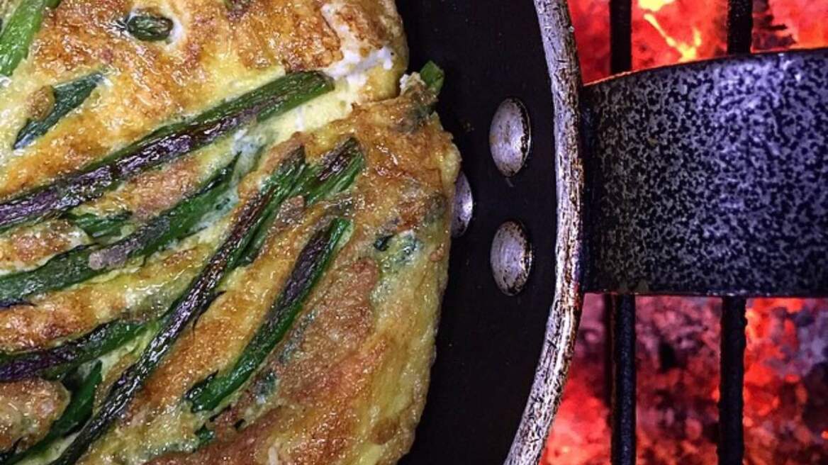 Oμελέτα με σπαράγγια