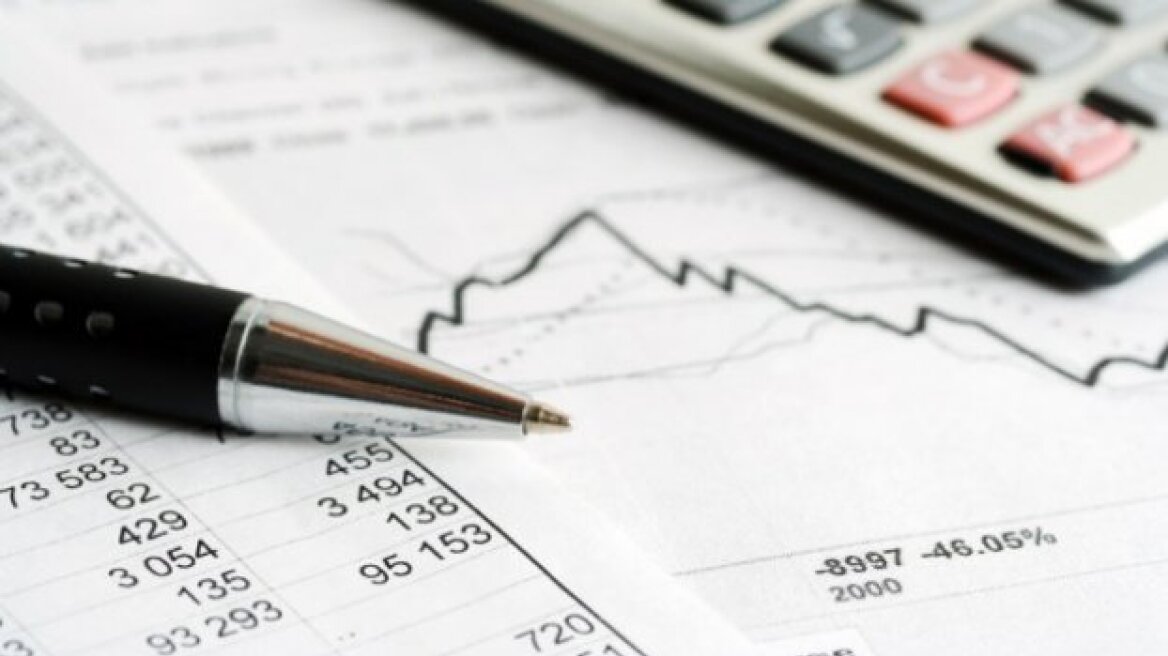 Φορολογικό «έγκλημα» όποιος βγάζει 2.000 καθαρά ή έχει δεύτερη δουλειά