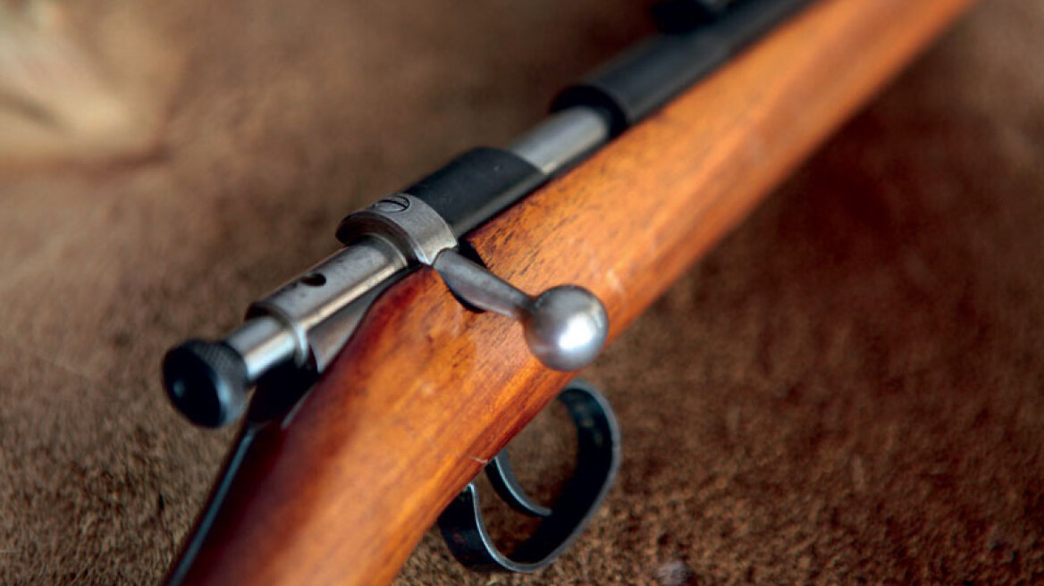 Ηλικιωμένος πυροβόλησε κατά λάθος 46χρονο!