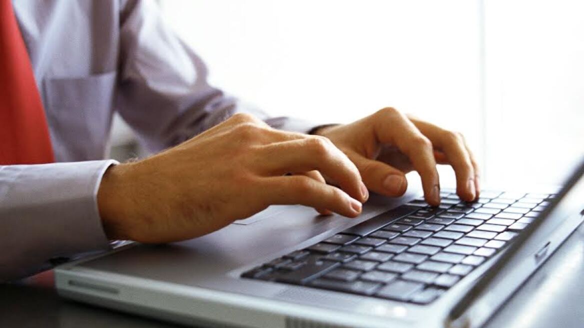 Απειλή για τα εταιρικά δίκτυα η πρόσβαση στα social media