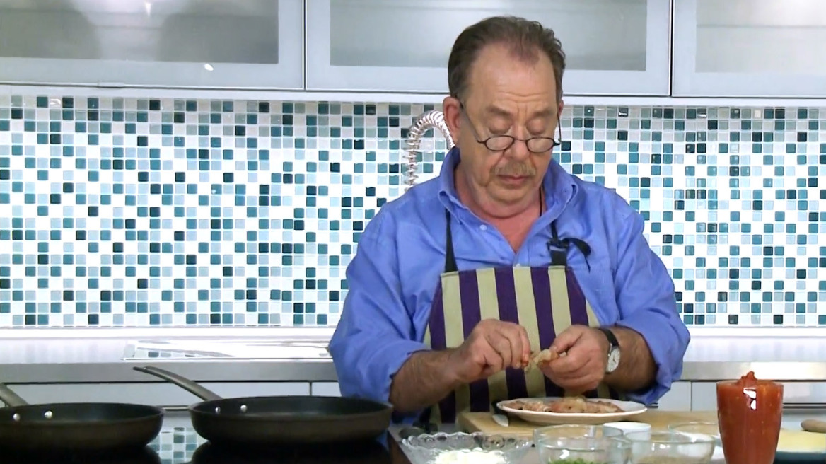 Σαγανάκι γαρίδες με κεφαλοτύρι