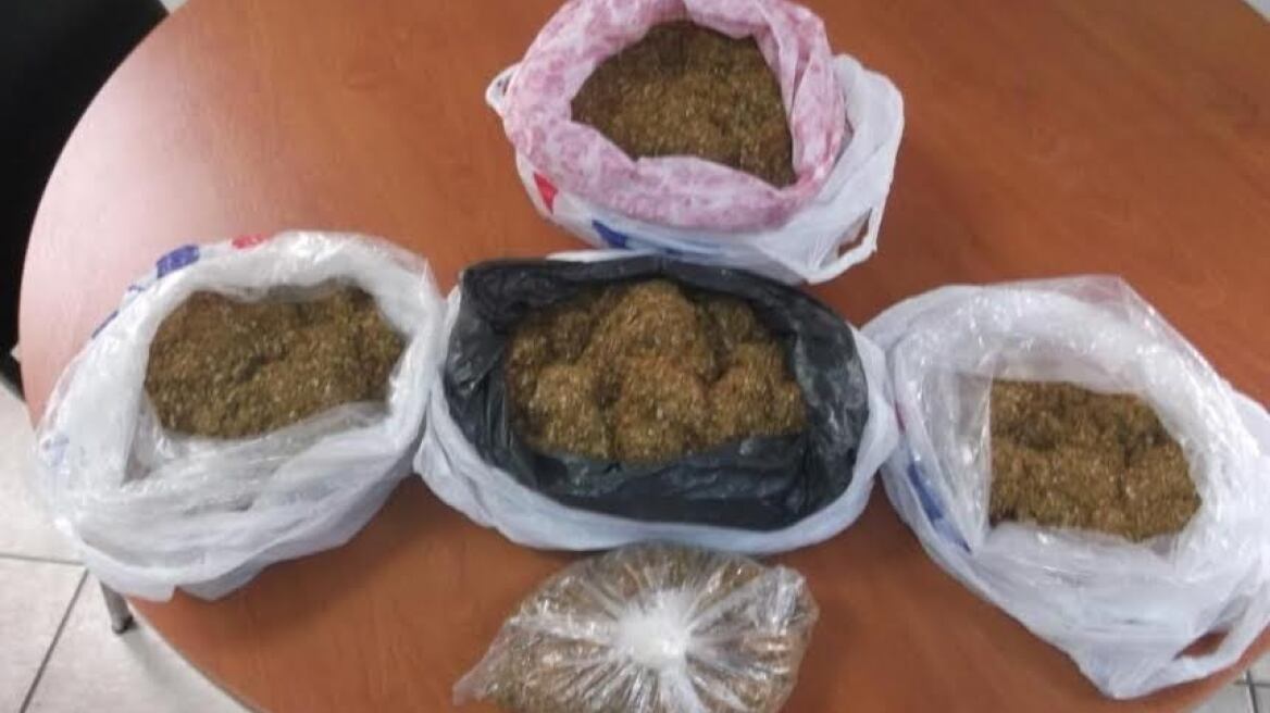 Τουρκάλα διακινούσε μεγάλες ποσότητες λαθραίου καπνού