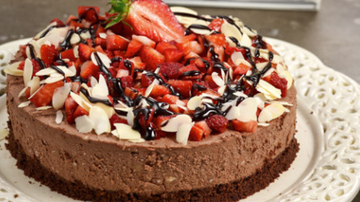 Cheesecake σοκολάτας με φράουλες