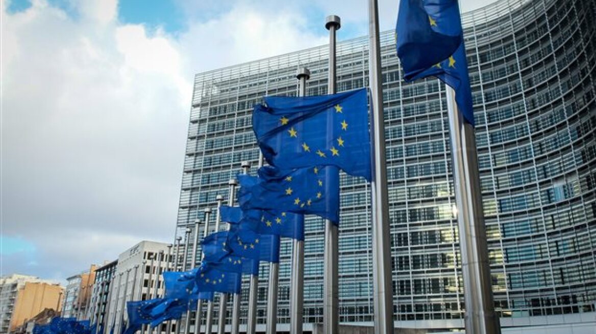 Le Monde: Σενάριο ελληνικής χρεοκοπίας εξετάζει η Ευρωζώνη 