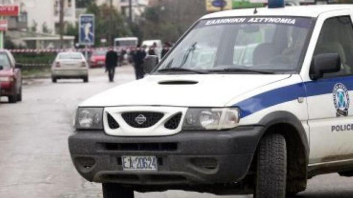 Πάτρα: Μπήκε σε μπαρ με την ξιφολόγχη! 